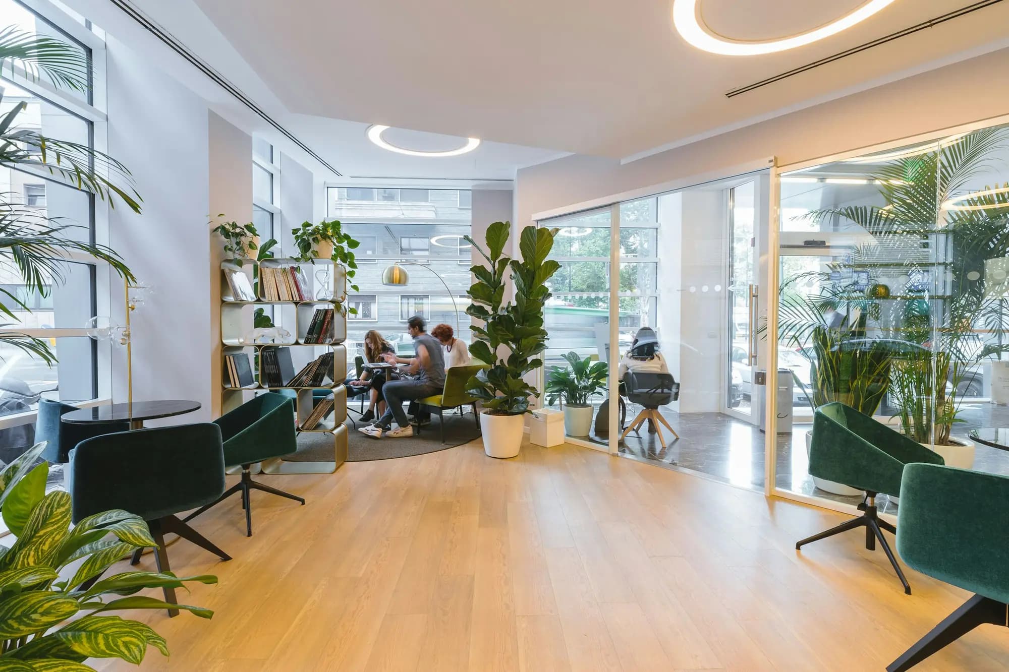Ufficio moderno e luminoso